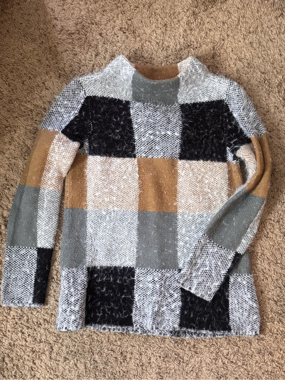 Venus sweater size small